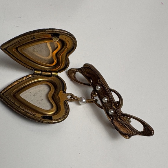 Vintage Heart Locket Brooch with Pearls - Picture 6 of 9